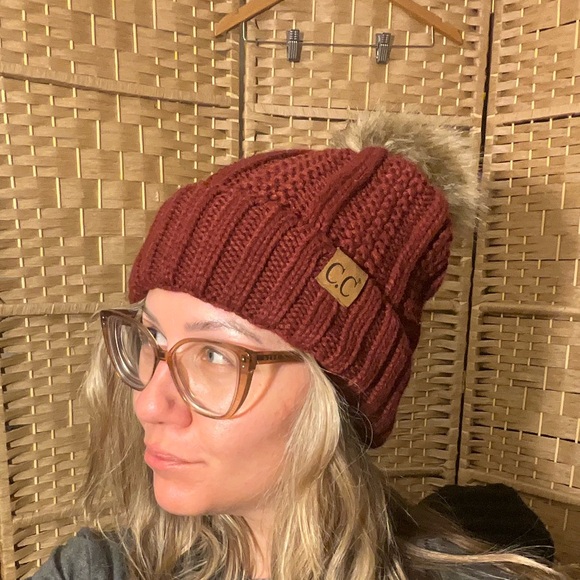 CC 2 Pack Black and Red Knit Beanies - Picture 7 of 9